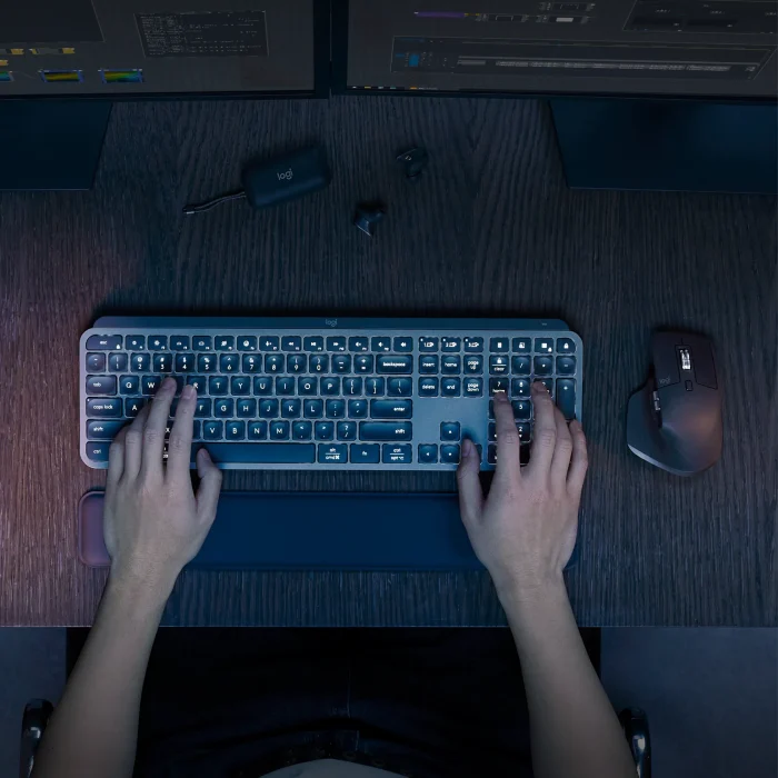 920-011614- Logitech MX Keys S Perfomance Combo: MX Master 3S; MX Keys S & MX Palm Rest- GRAPHITE - Logitech MX Keys S Combo, Wireless, RF Wireless + Bluetooth, Scissor key switch, QWERTY, LED, Graphite
